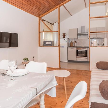 Apartmani Danijel Нин Экстерьер фото